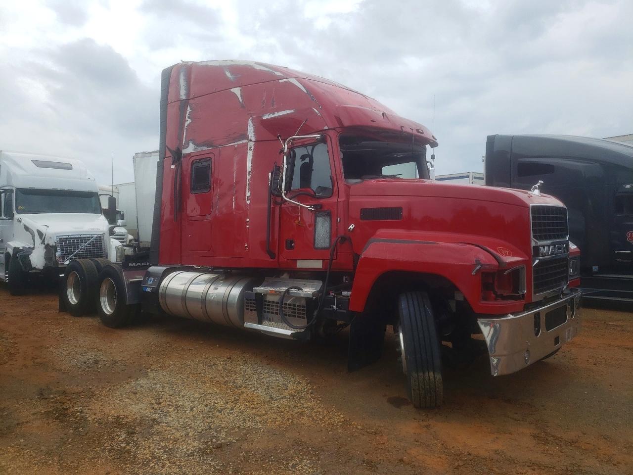 Mack Pinnacle