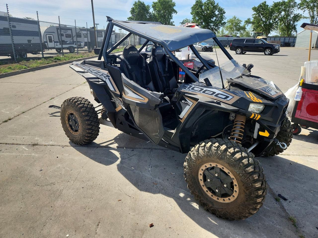 Salvage Polaris RZR Image