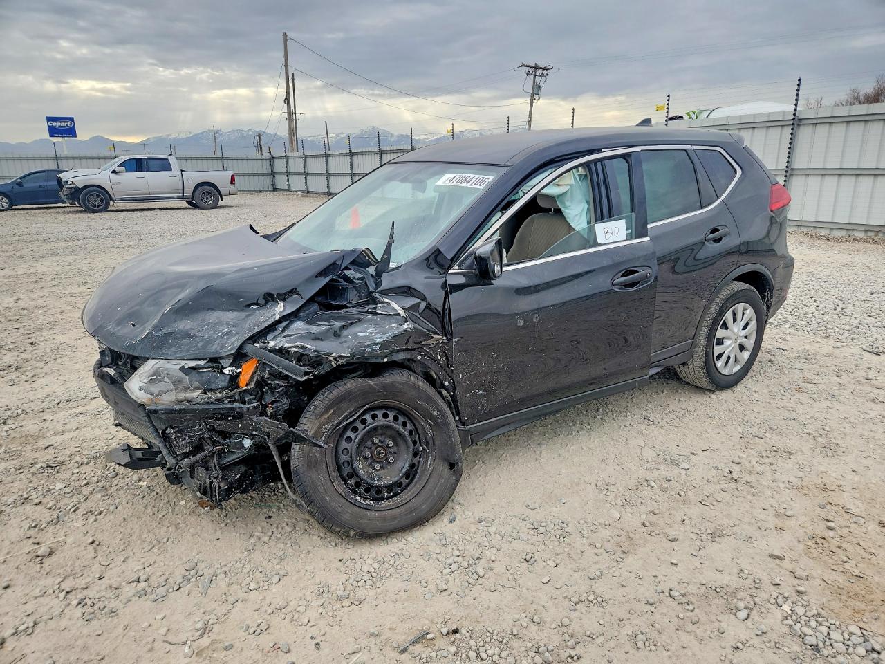 Salvage Nissan Rogue Image