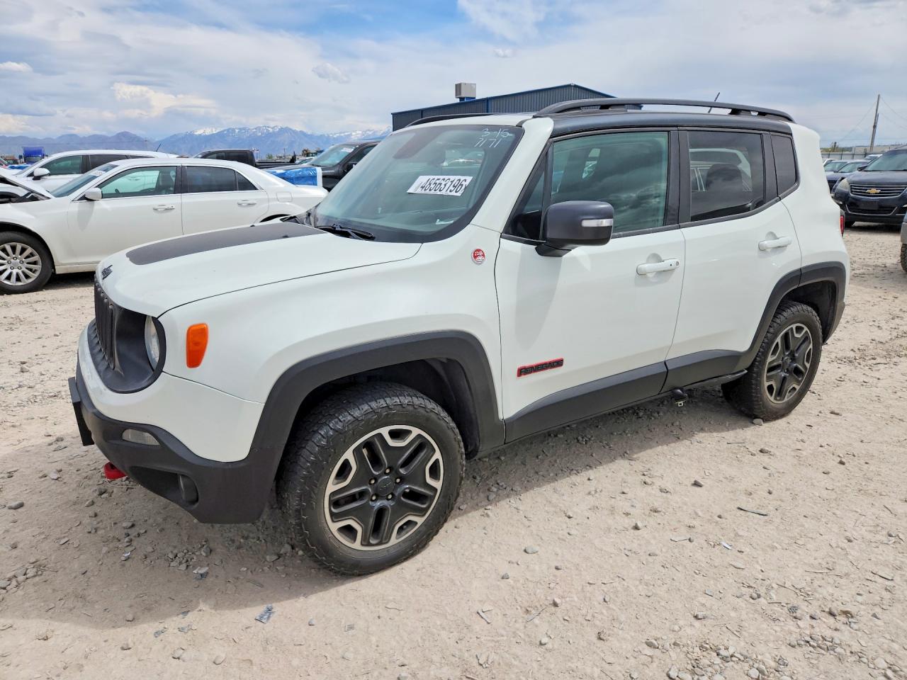 Salvage Jeep Renegade Image