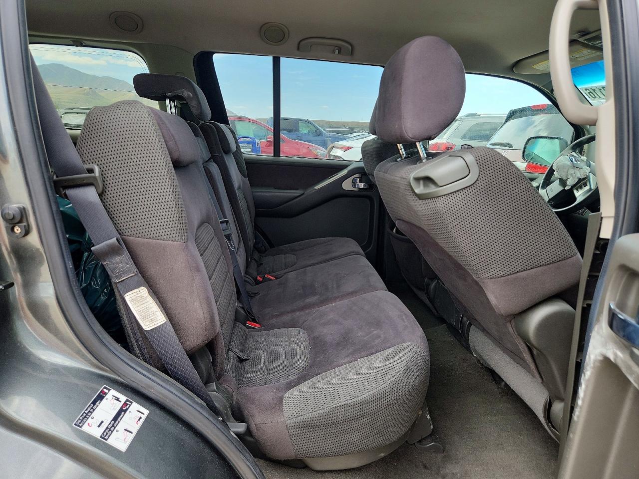 Nissan Pathfinder S