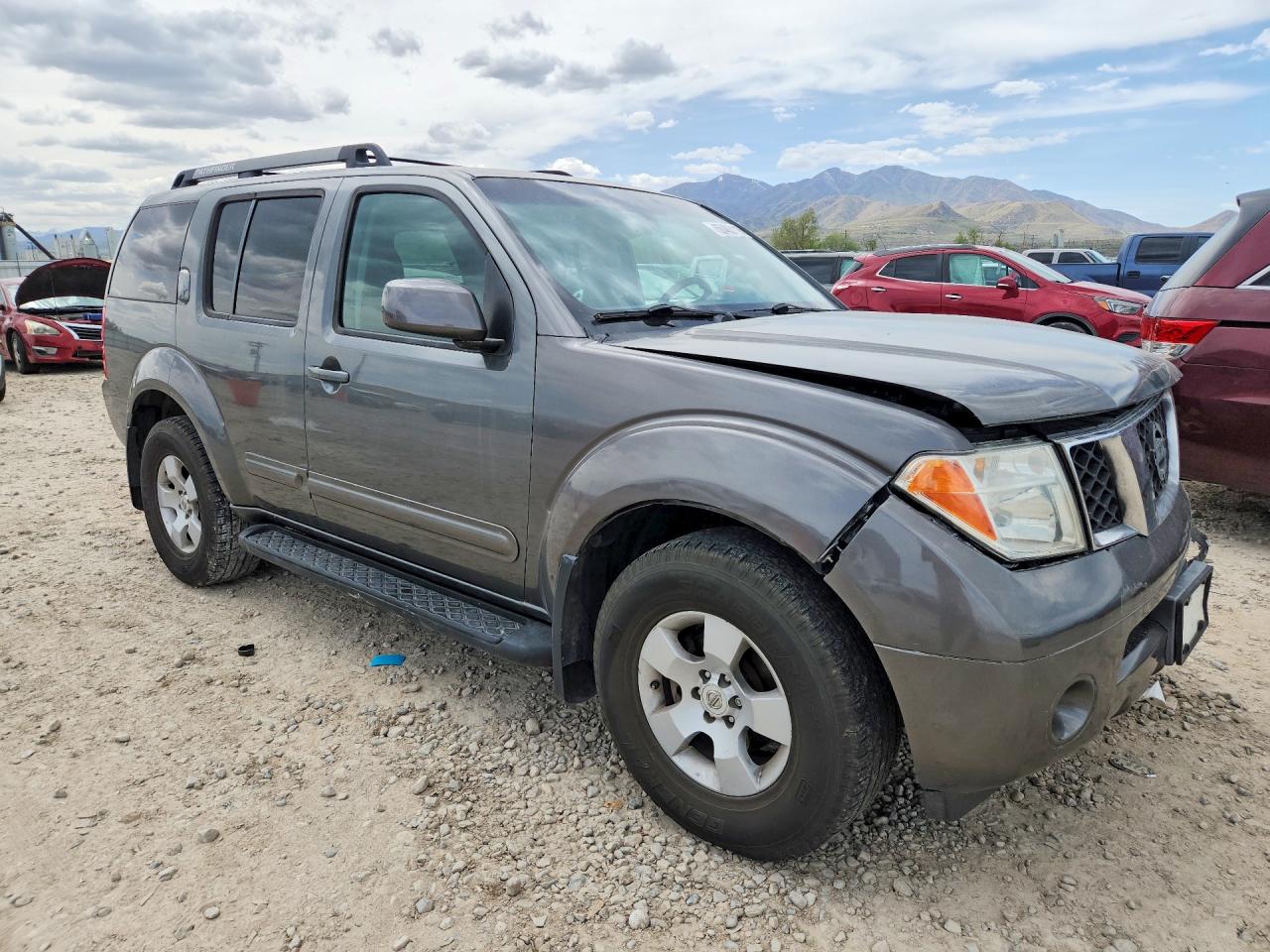 Nissan Pathfinder S