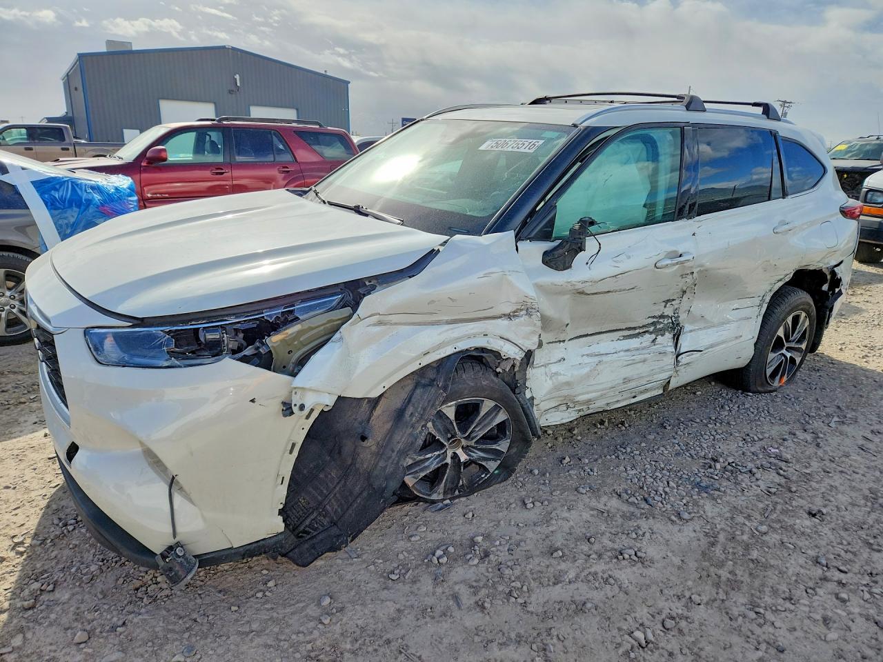 Salvage Toyota Highlander Image