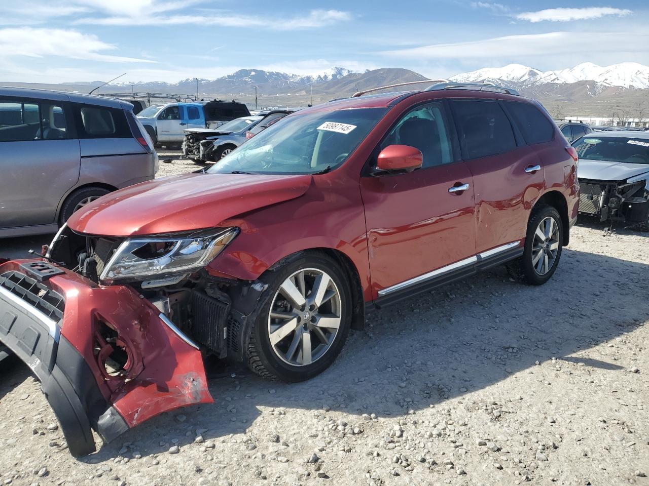 Salvage Nissan Pathfinder Image