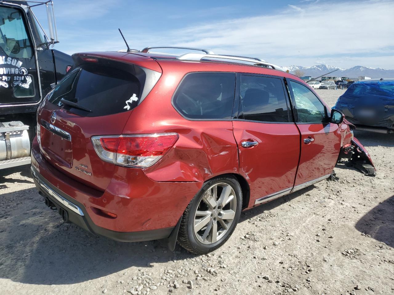 Nissan Pathfinder S