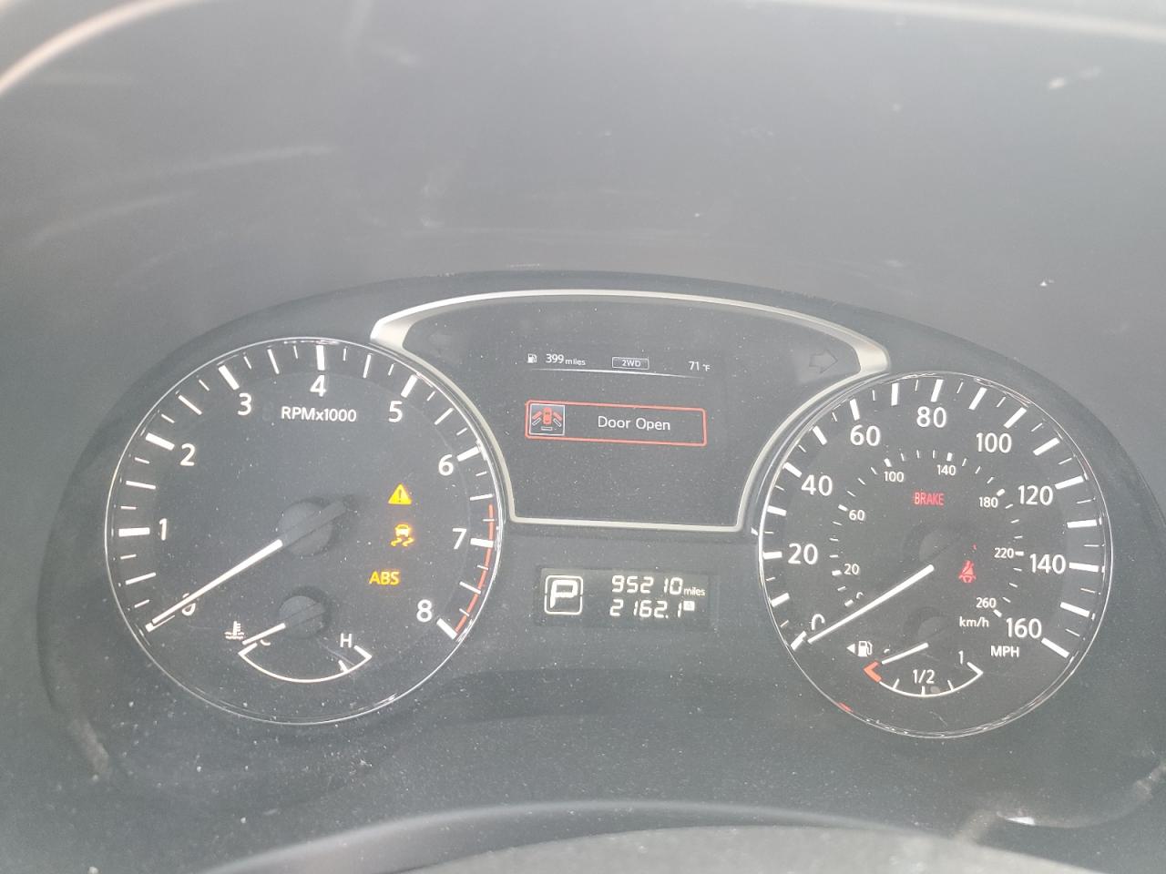 Nissan Pathfinder S