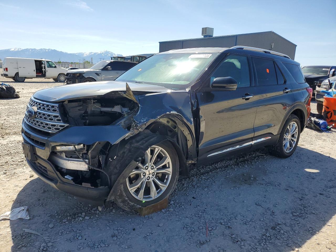 Salvage Ford Explorer Image