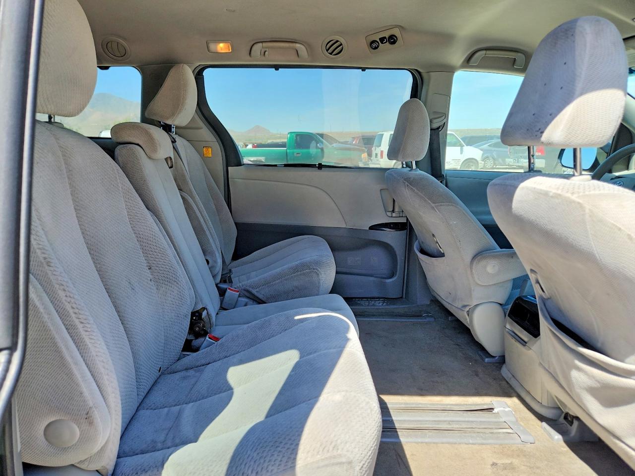 Toyota Sienna Le
