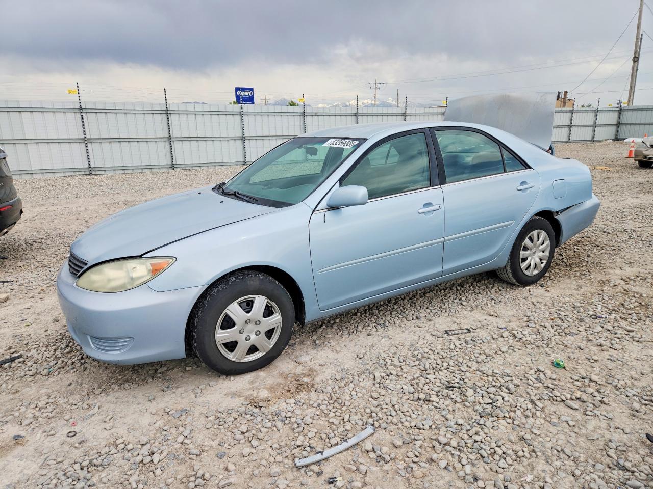 Salvage Toyota Camry Image