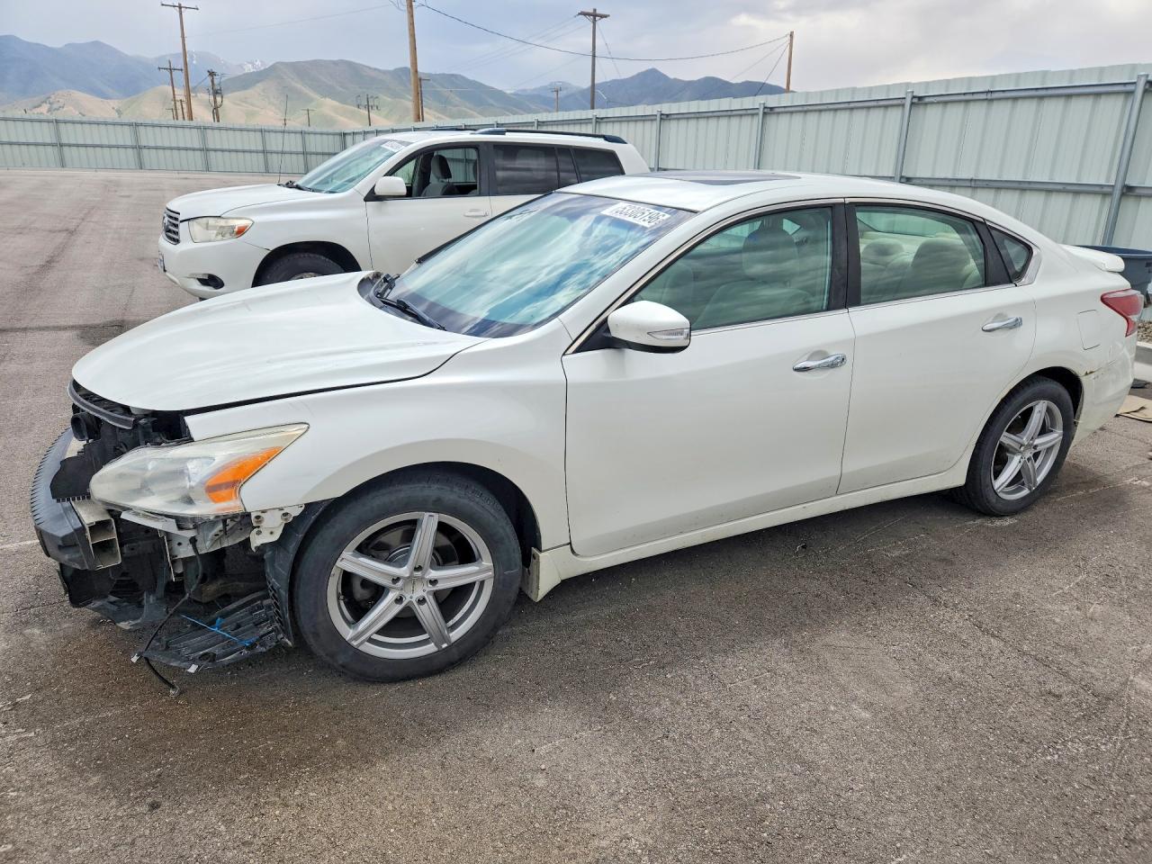 Salvage Nissan Altima Image