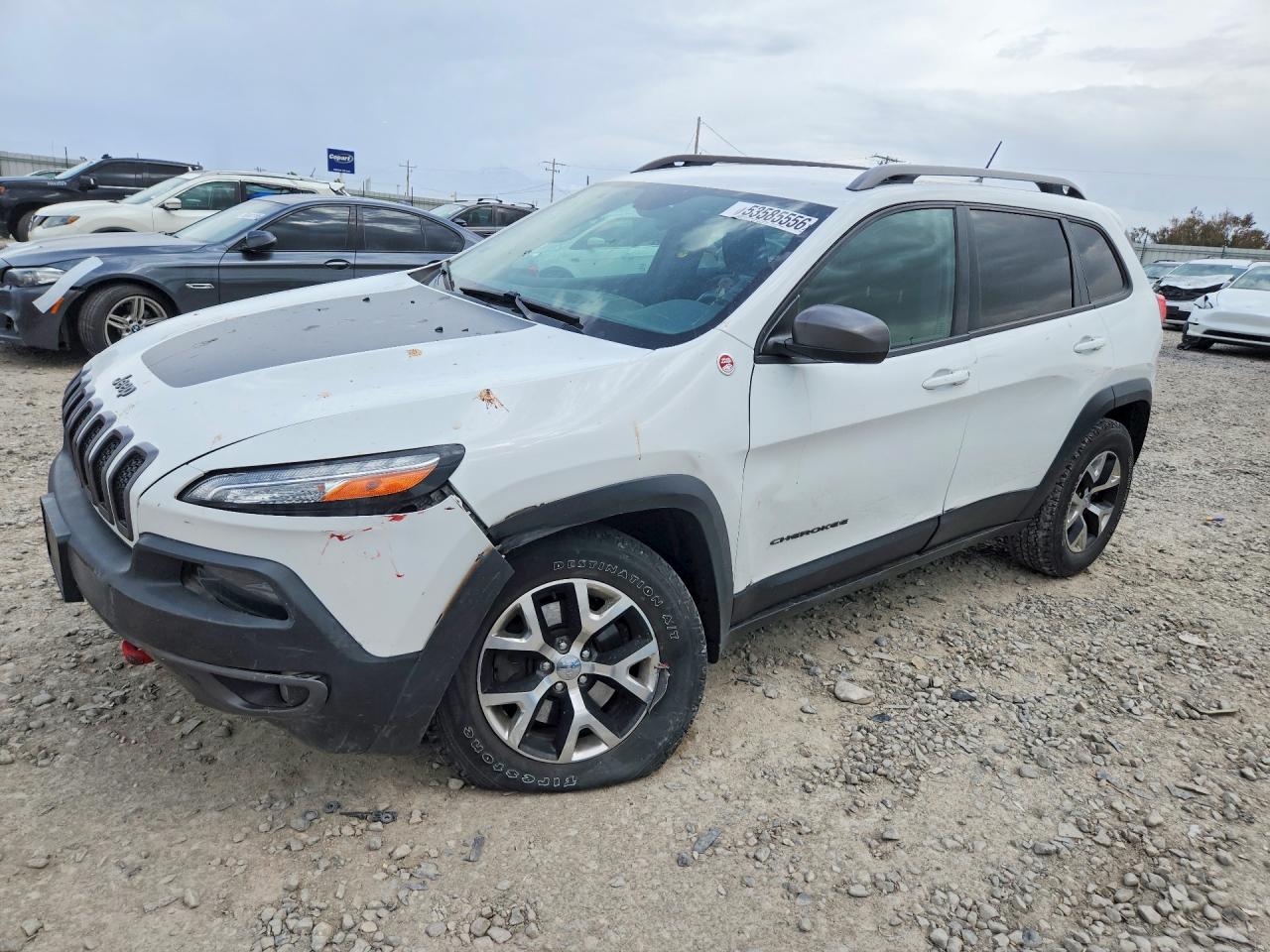 Salvage Jeep Cherokee Image