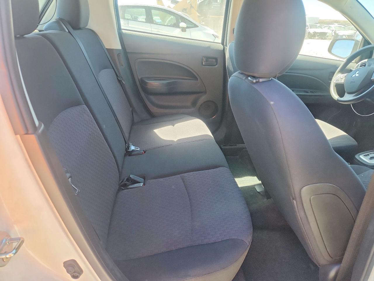 Mitsubishi Mirage Es