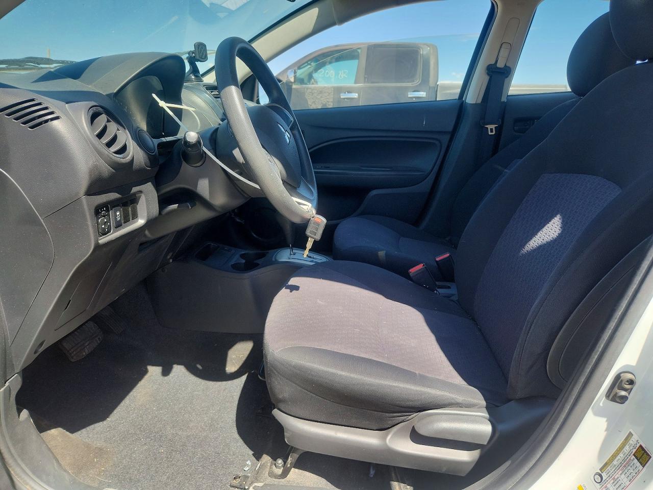 Mitsubishi Mirage Es