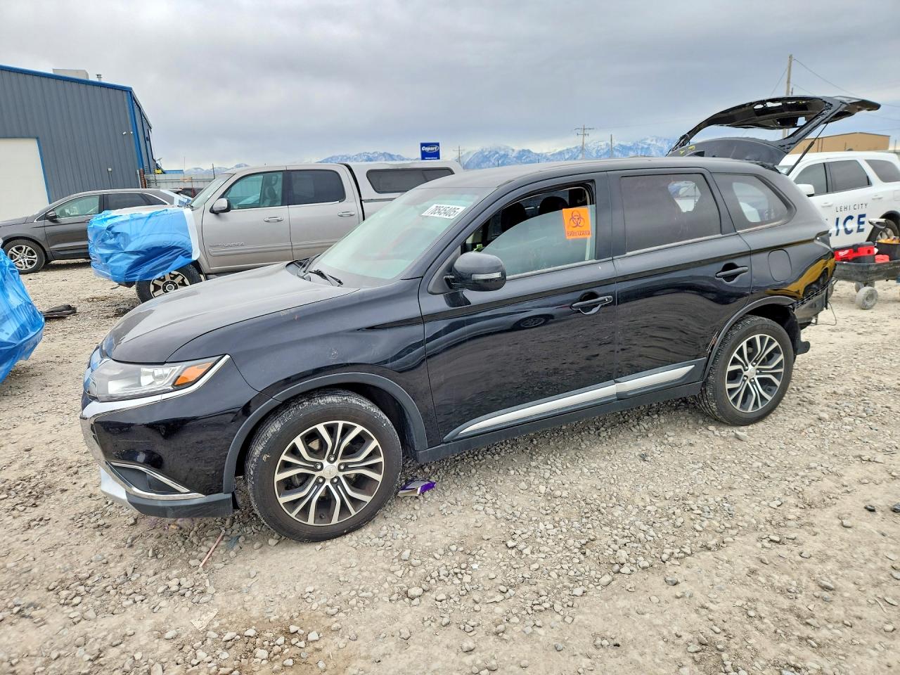 Salvage Mitsubishi Outlander Image