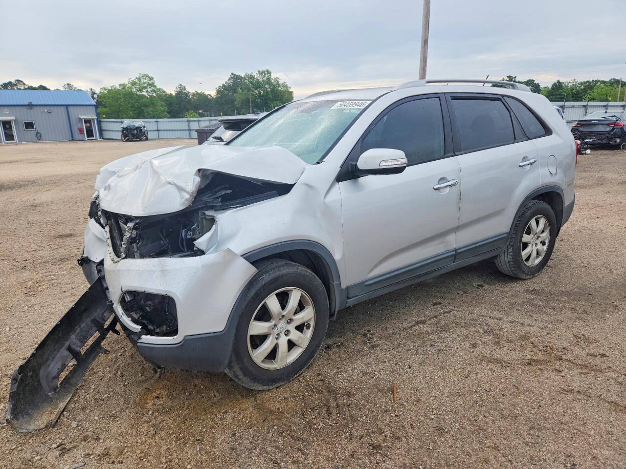 Salvage Kia Sorento Image