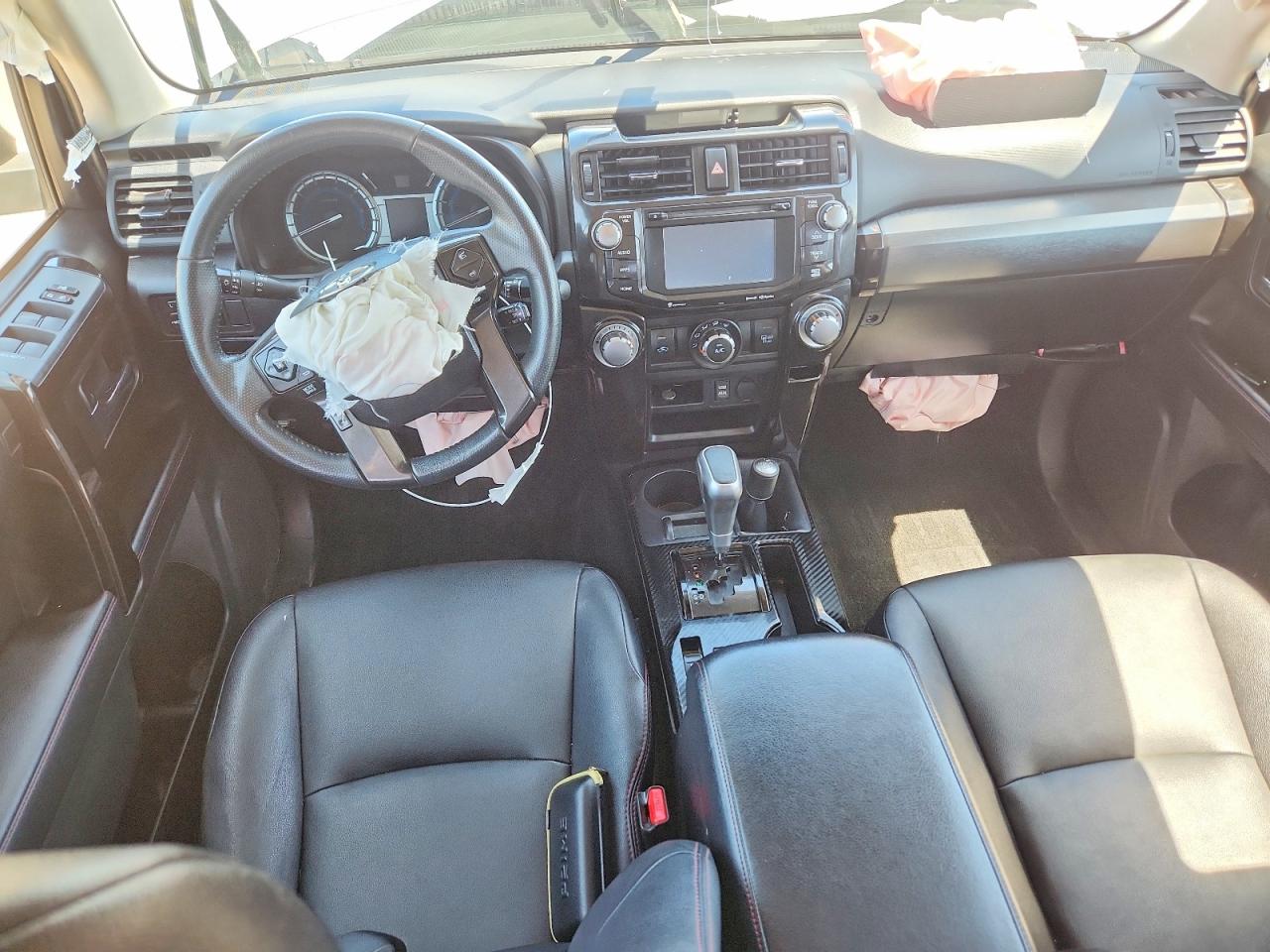 Toyota 4Runner Deluxe