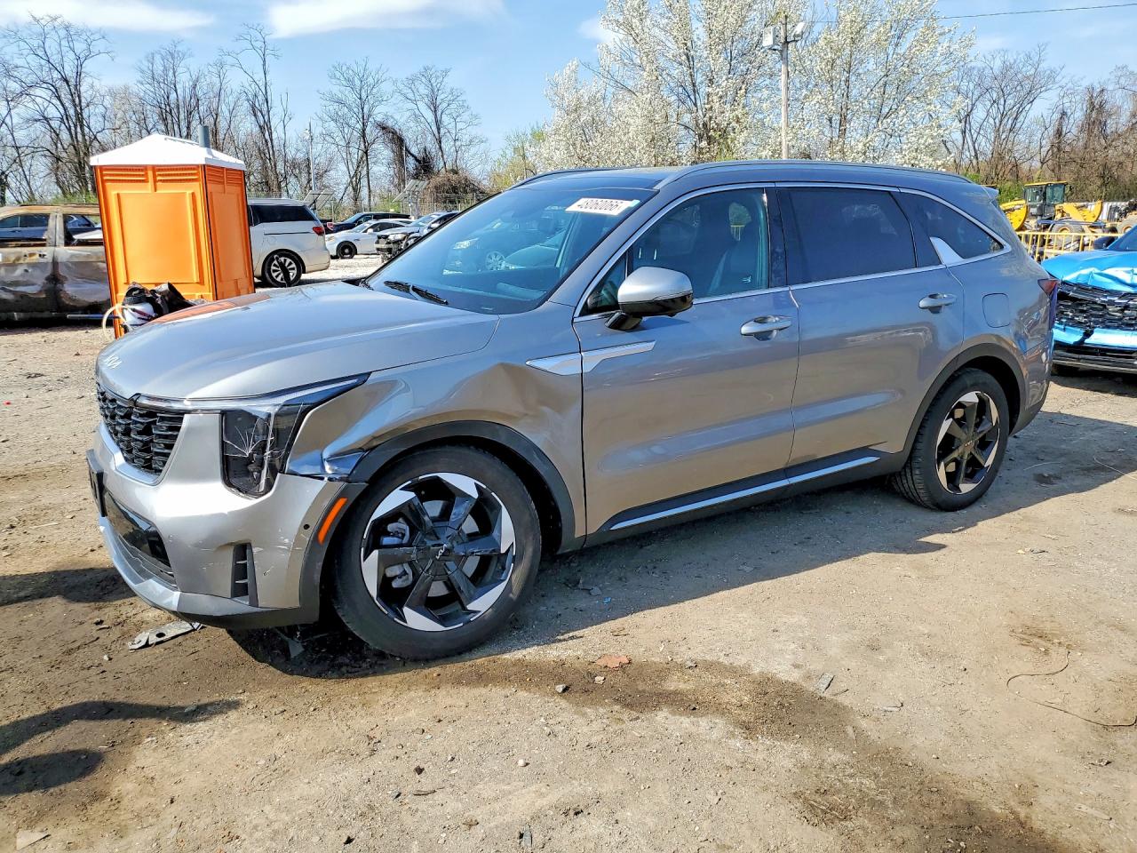 Salvage Kia Sorento Image