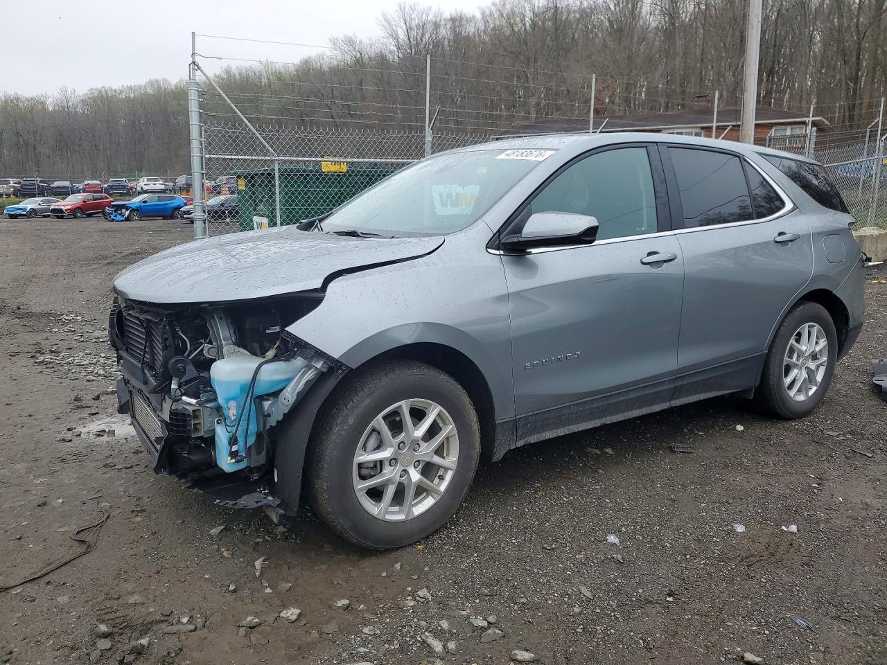 Salvage Chevrolet Equinox Image