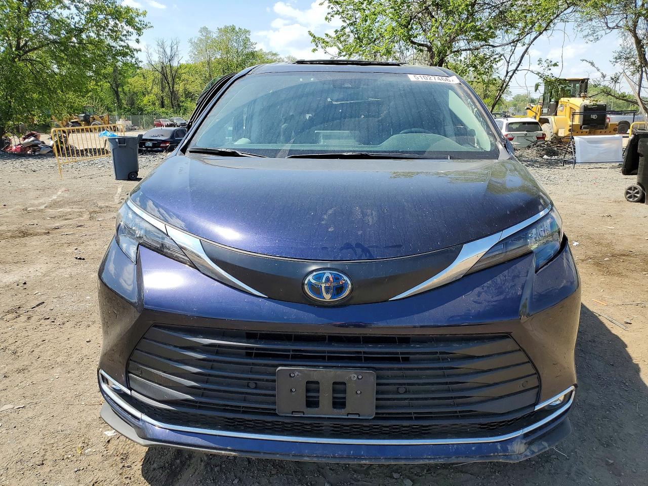 Toyota Sienna Xle 7-passenger