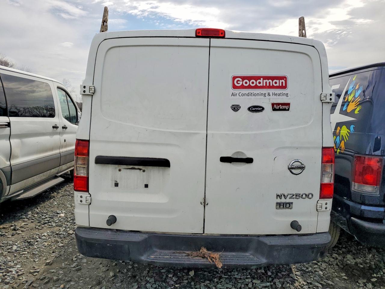 Nissan Nv 2500