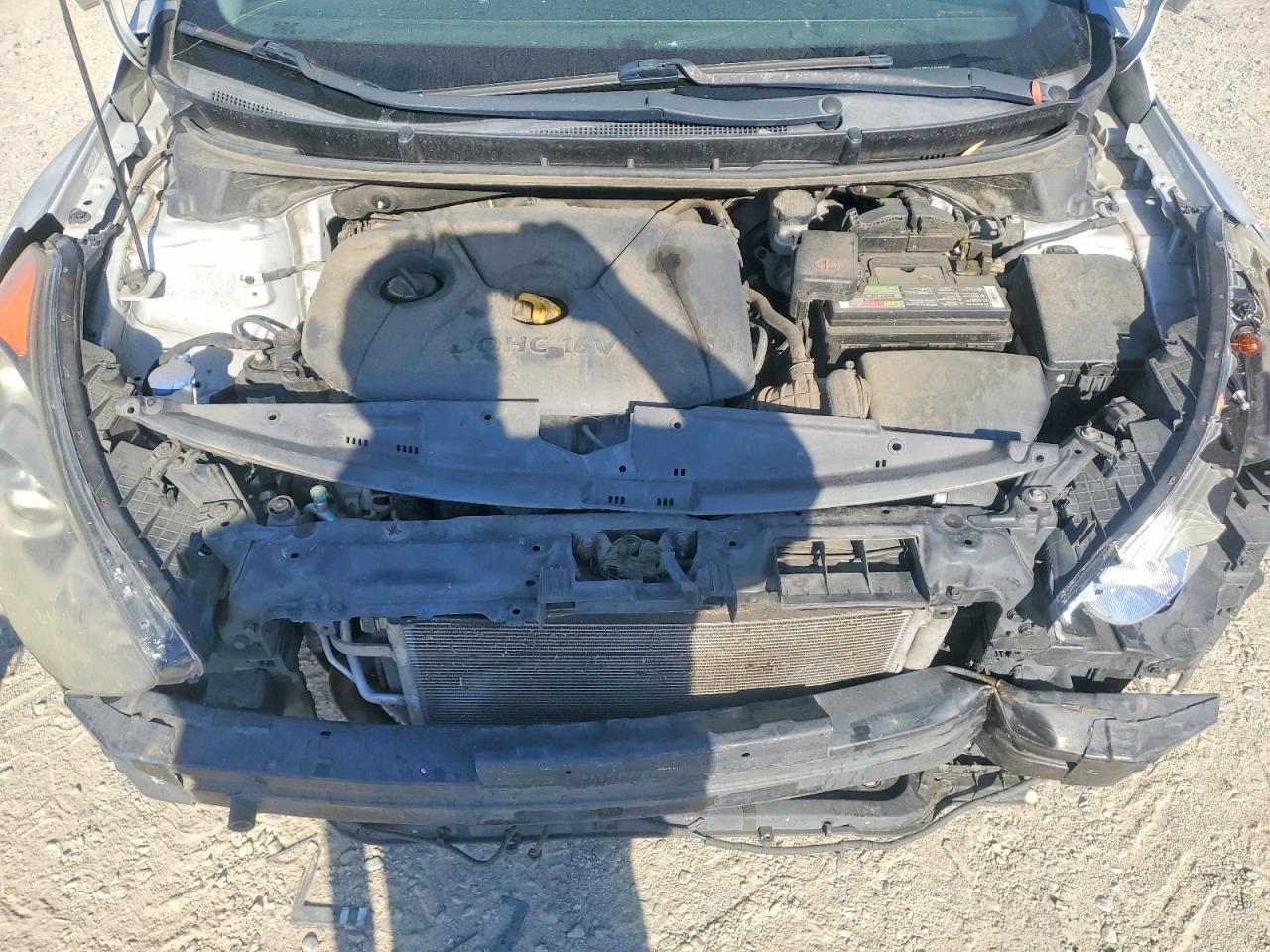 Hyundai ELANTRA Base