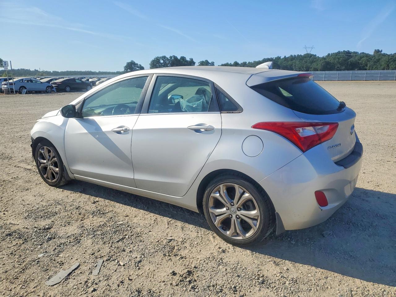 Hyundai ELANTRA Base