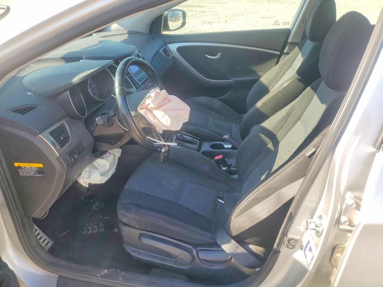 Hyundai ELANTRA Base