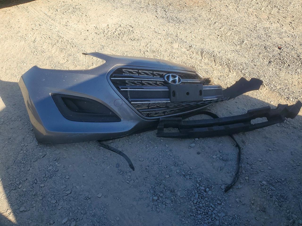 Hyundai ELANTRA Base