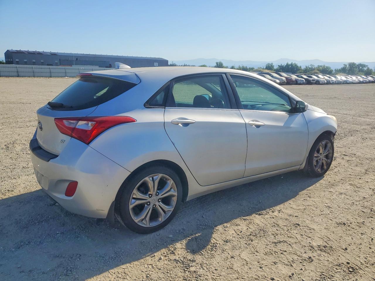 Hyundai ELANTRA Base