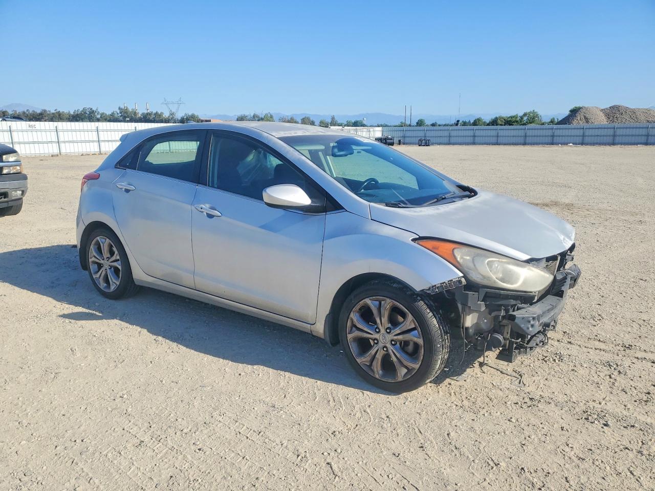 Hyundai ELANTRA Base