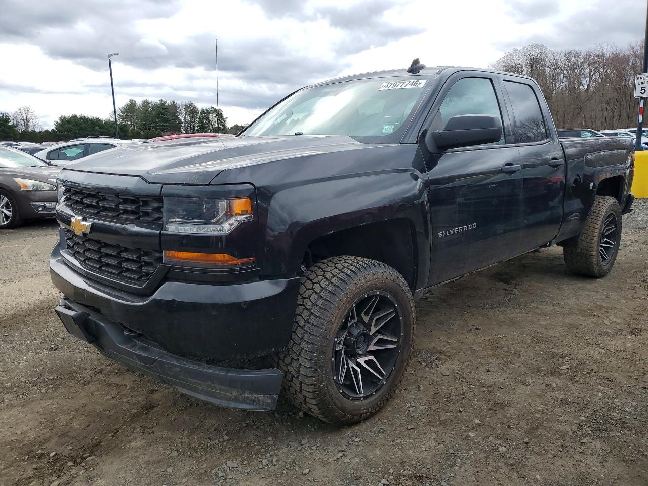 Salvage Chevrolet Silverado Image