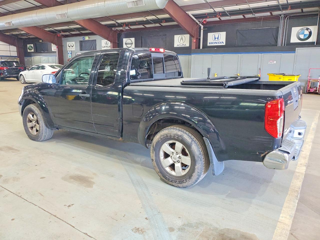 Nissan Frontier Sv V6