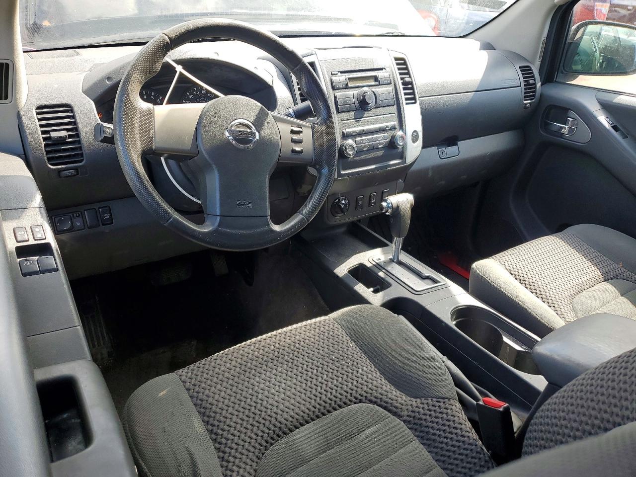 Nissan Frontier Sv V6