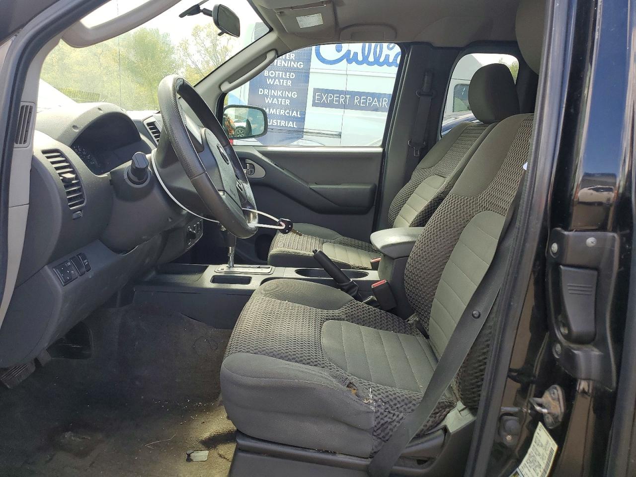 Nissan Frontier Sv V6