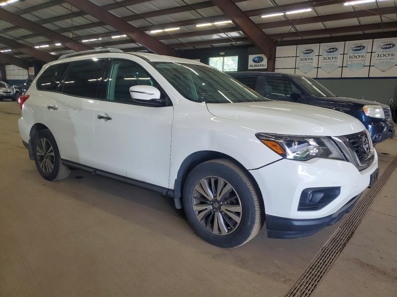 Nissan Pathfinder Sv