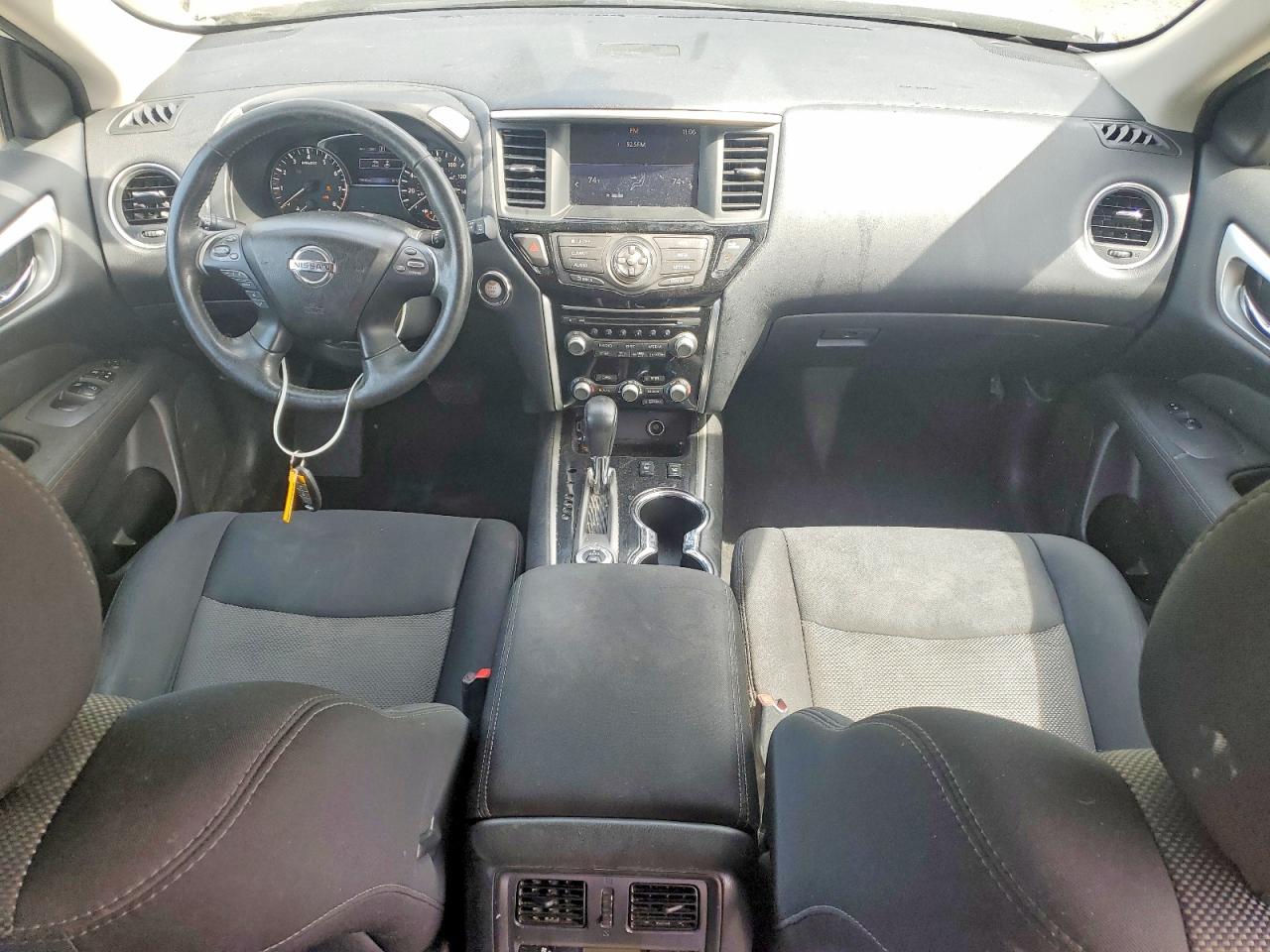 Nissan Pathfinder Sv