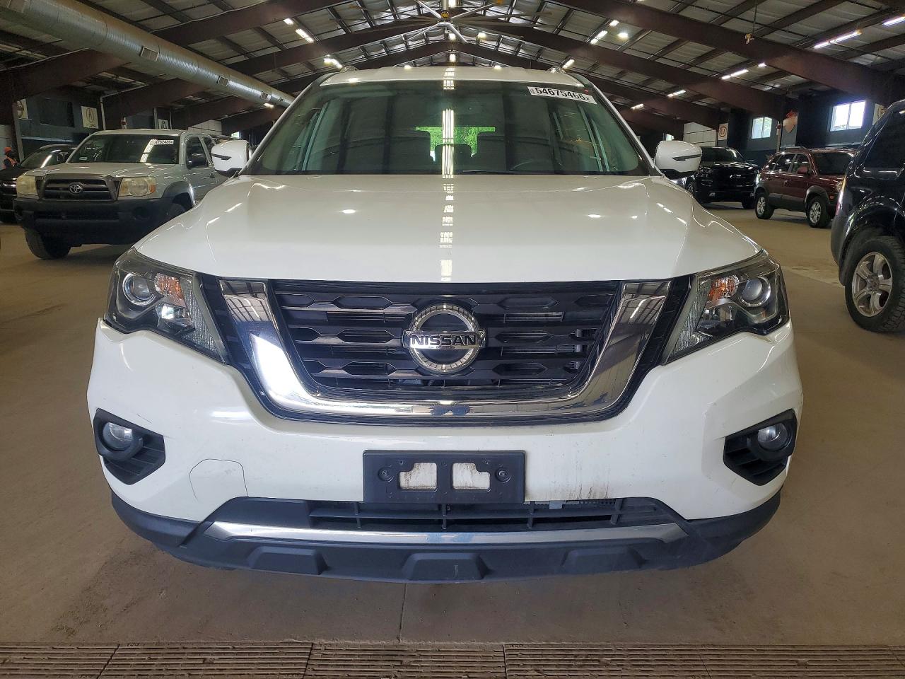Nissan Pathfinder Sv