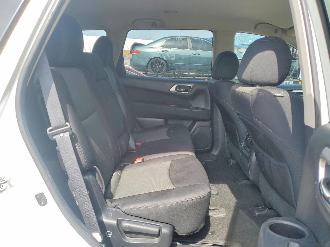 Nissan Pathfinder Sv