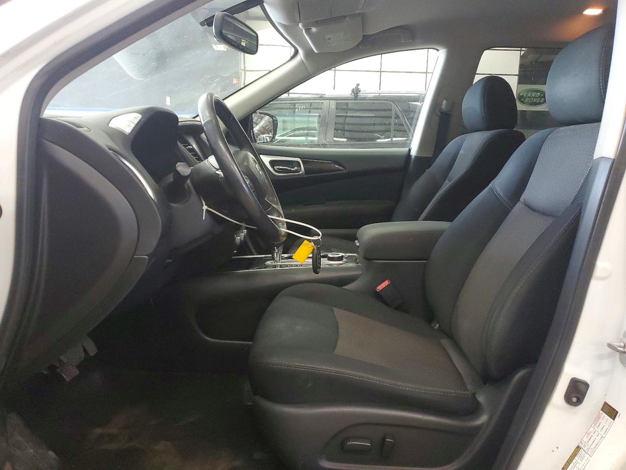 Nissan Pathfinder Sv