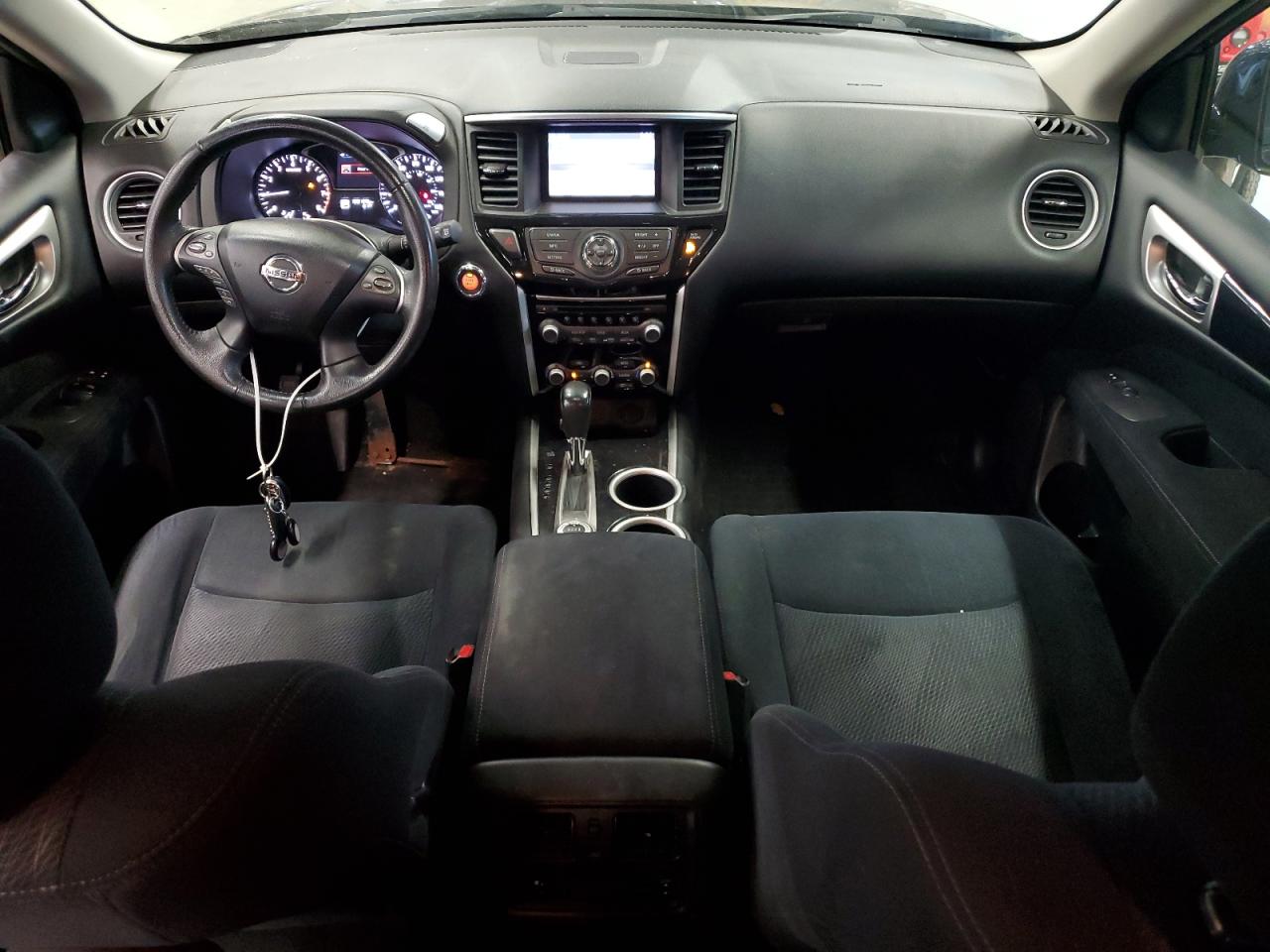 Nissan Pathfinder S