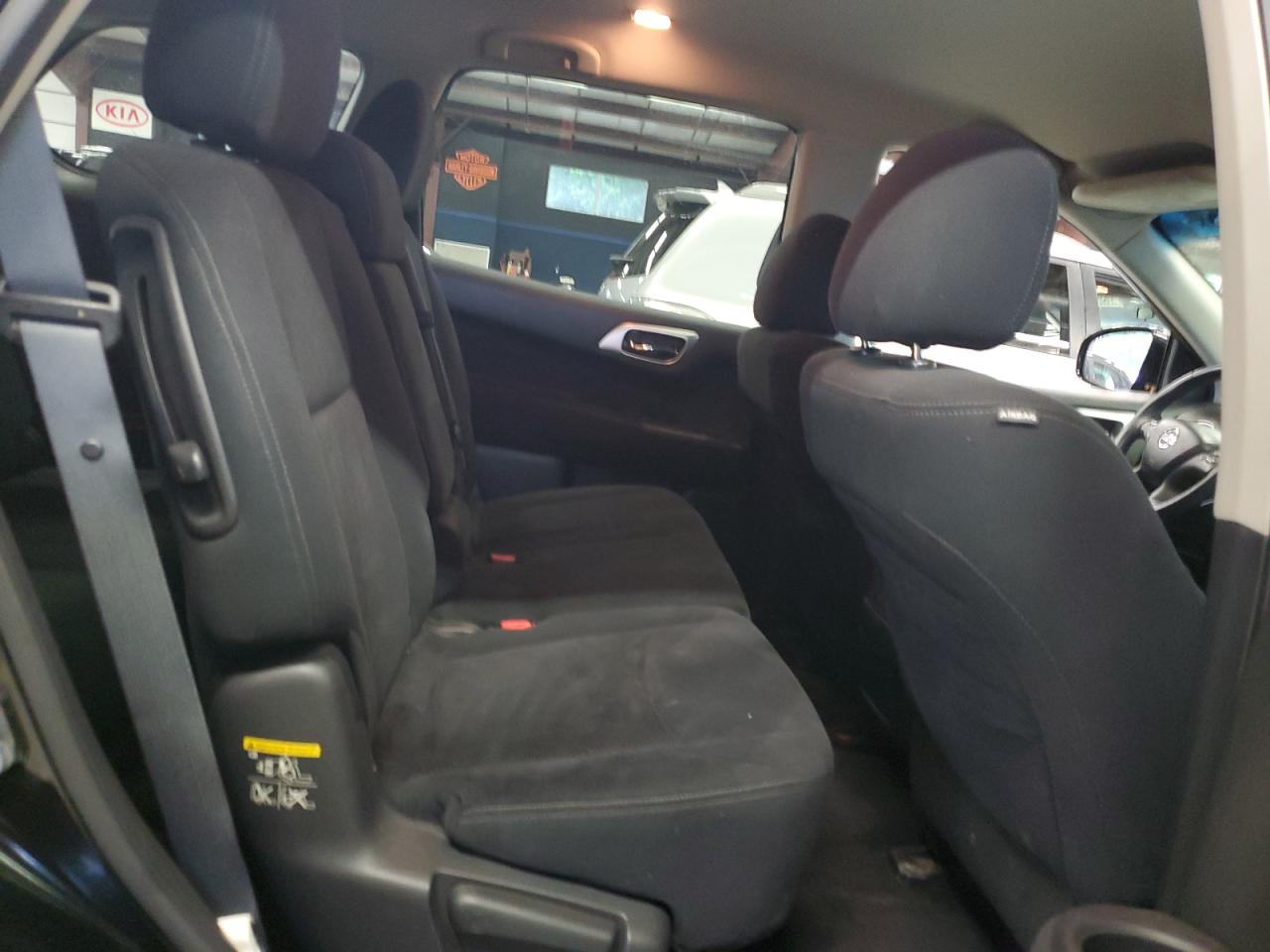 Nissan Pathfinder S