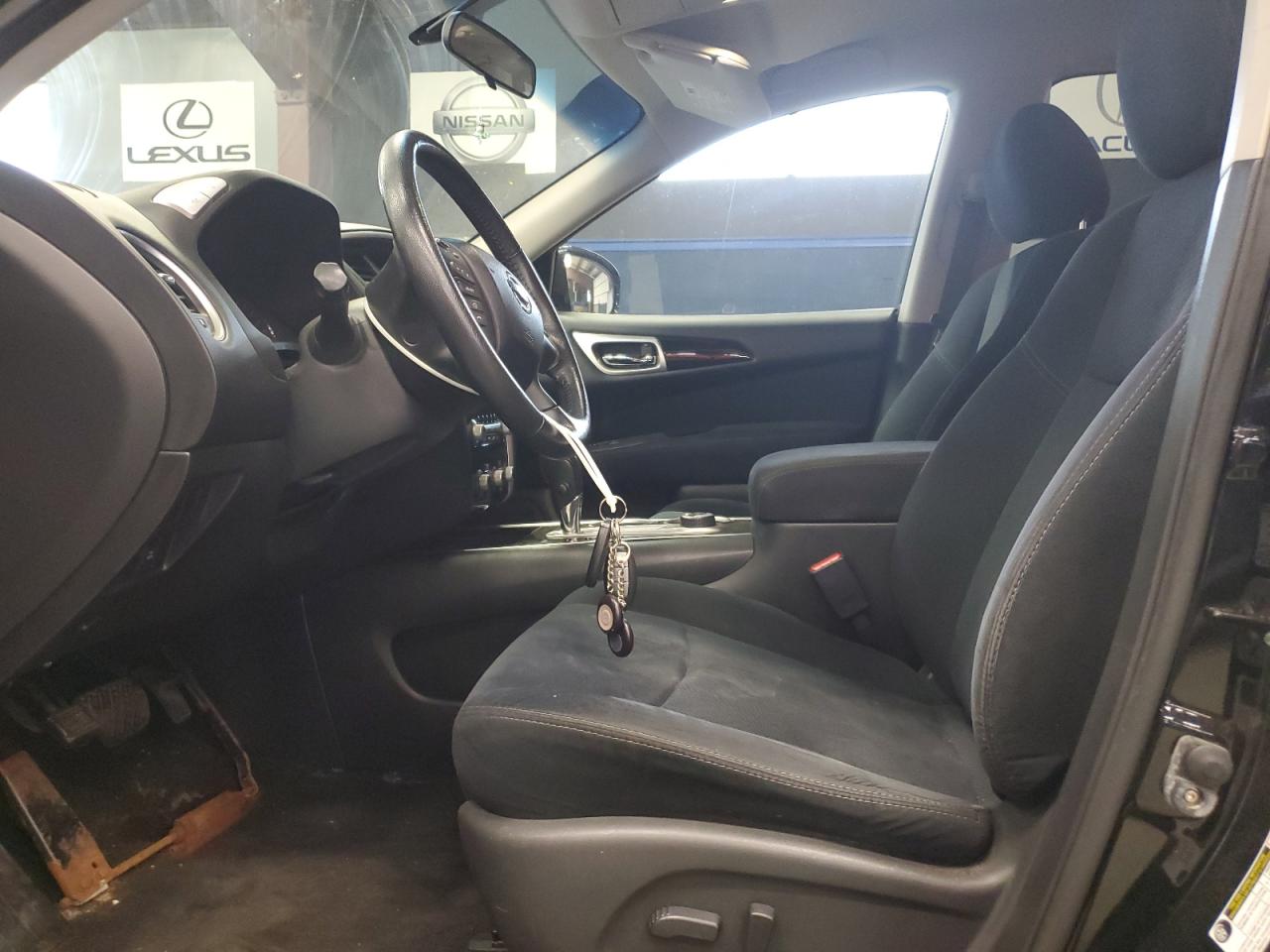 Nissan Pathfinder S