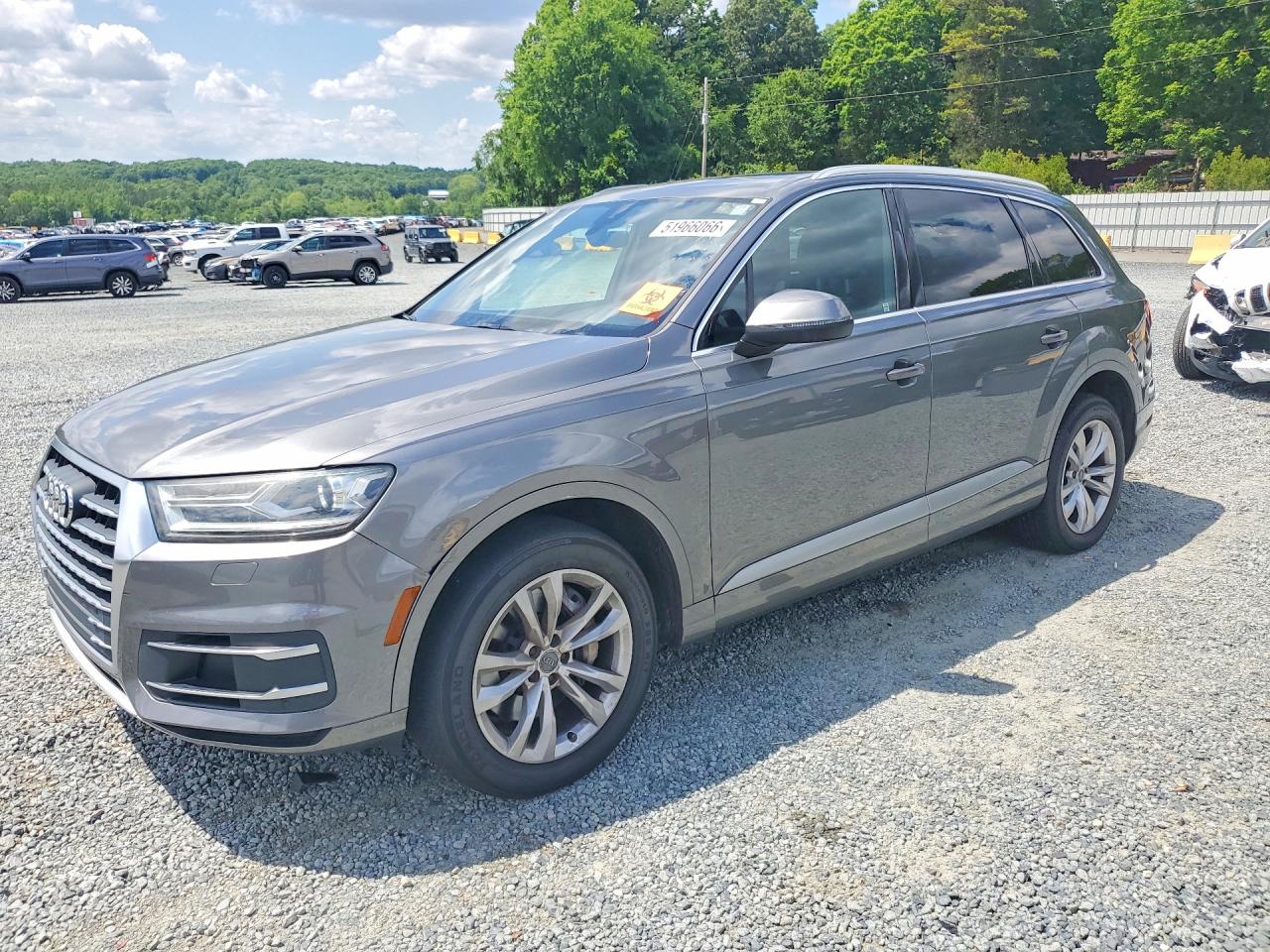 Salvage Audi Q7 Image
