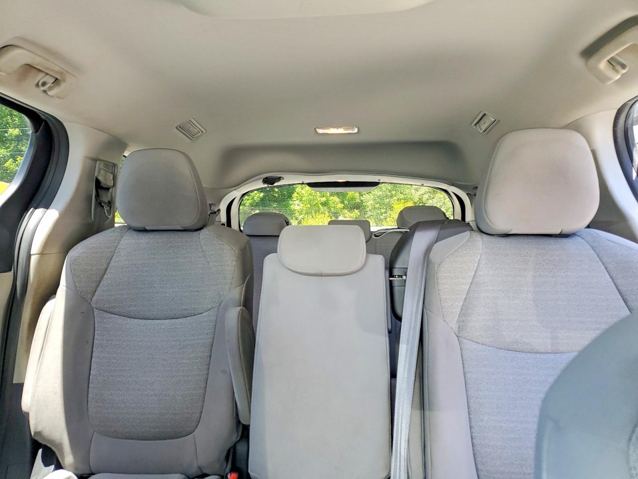 Toyota Sienna Le