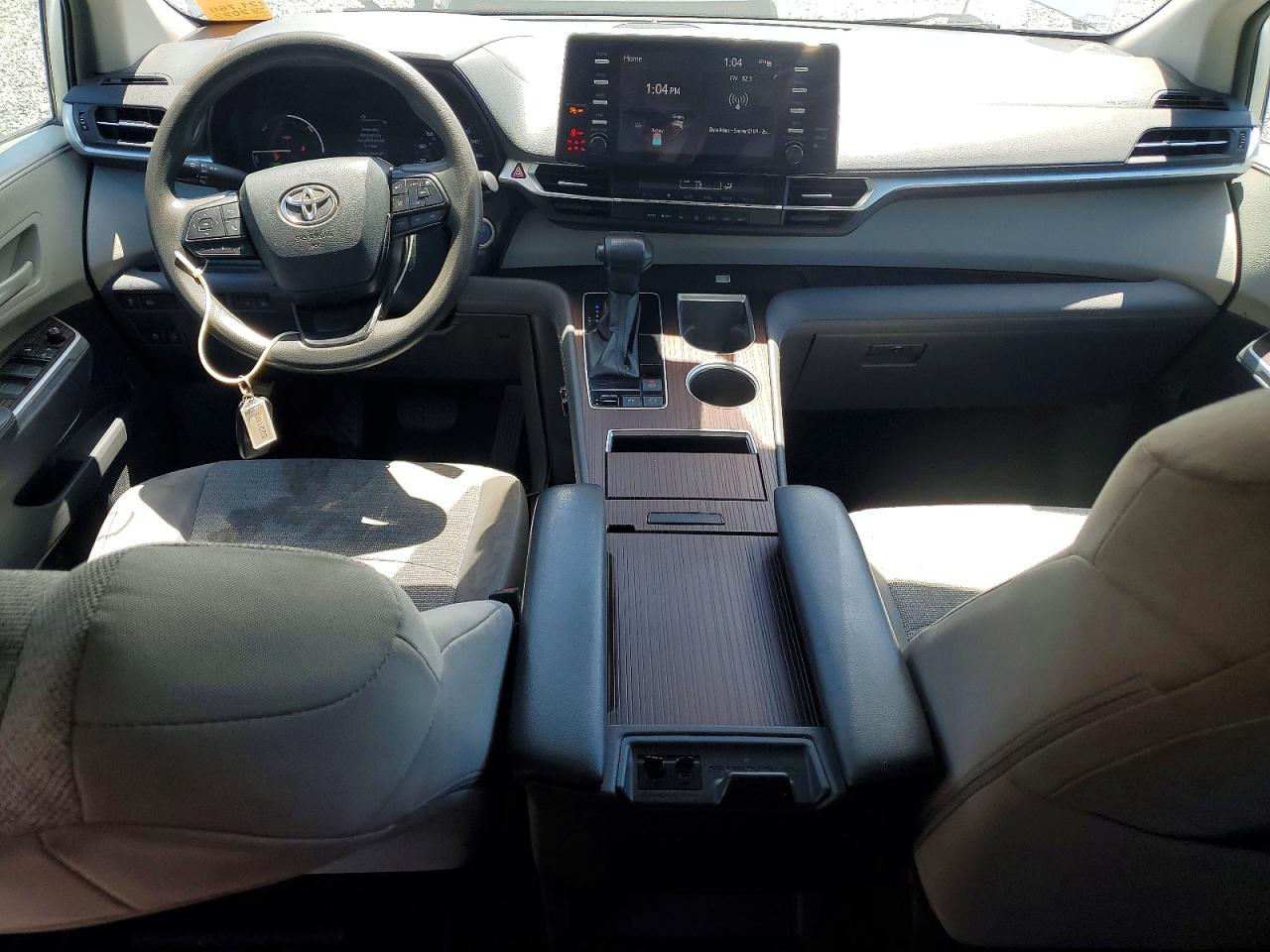 Toyota Sienna Le