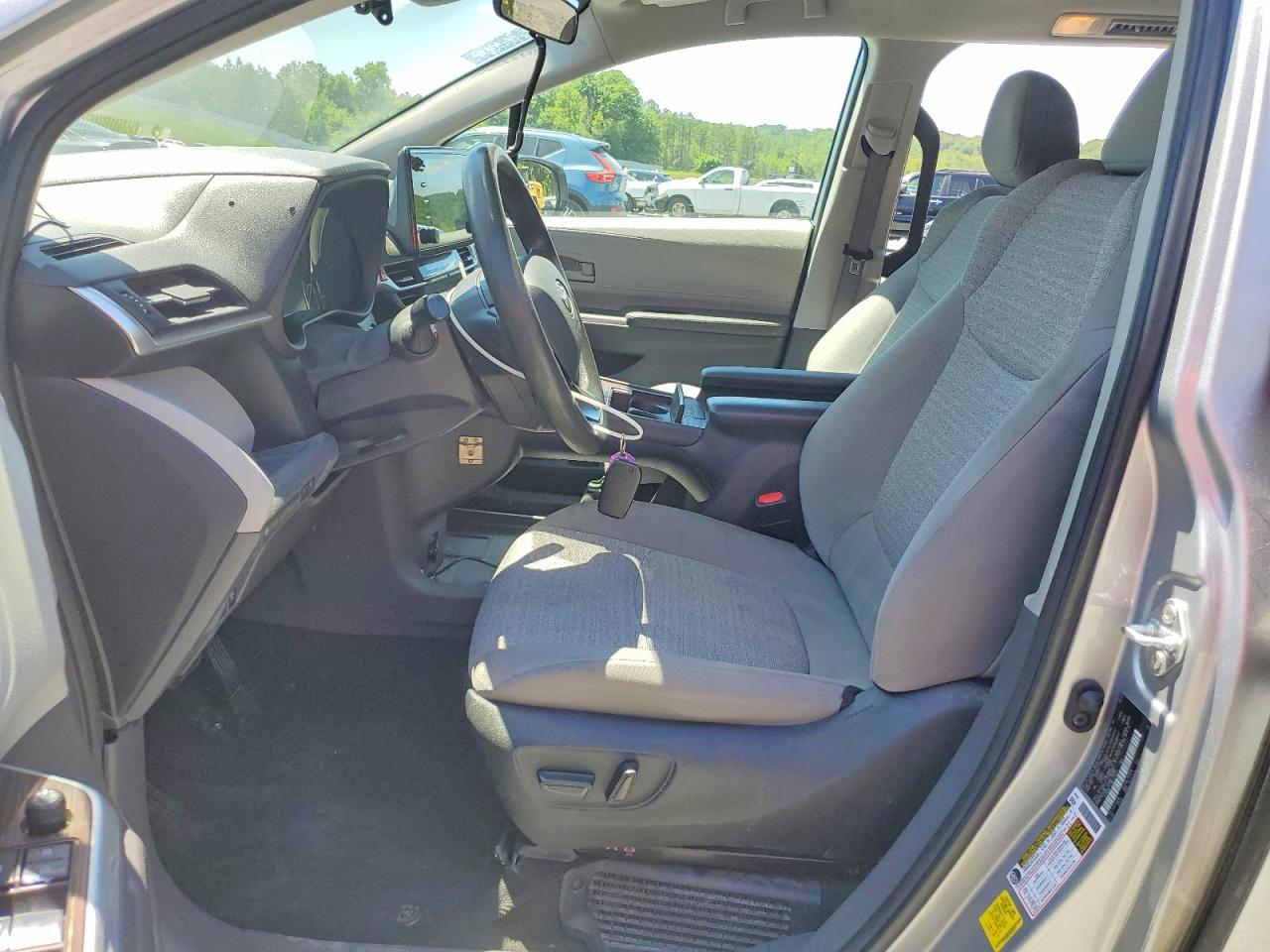 Toyota Sienna Le