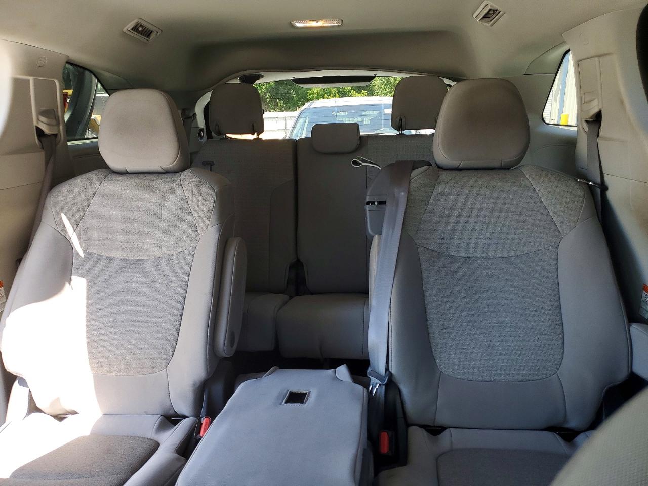 Toyota Sienna Le