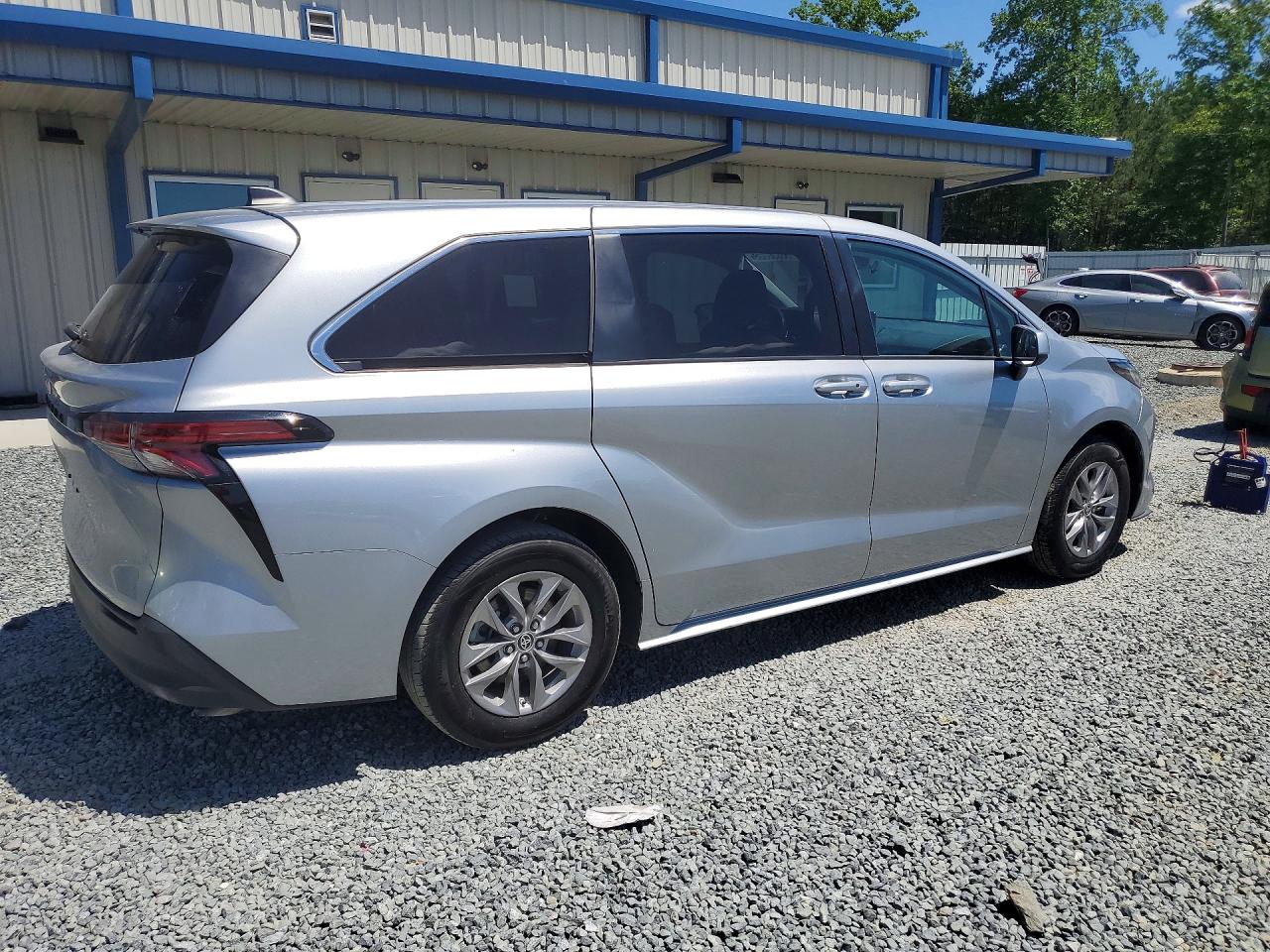 Toyota Sienna Le