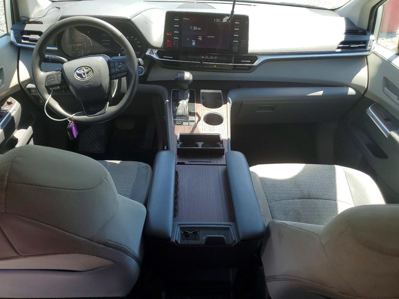 Toyota Sienna Le