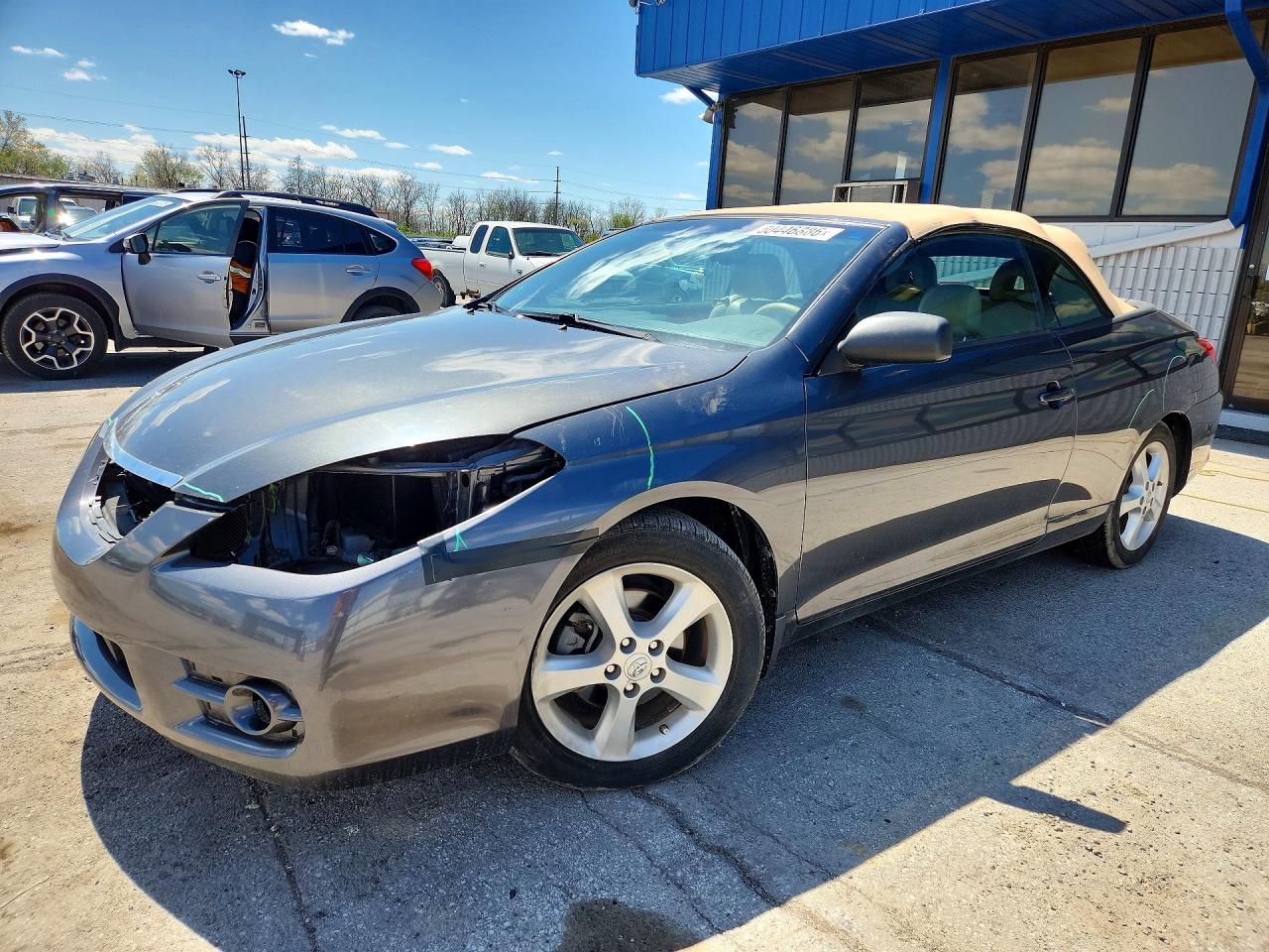 Salvage Toyota Camry Image